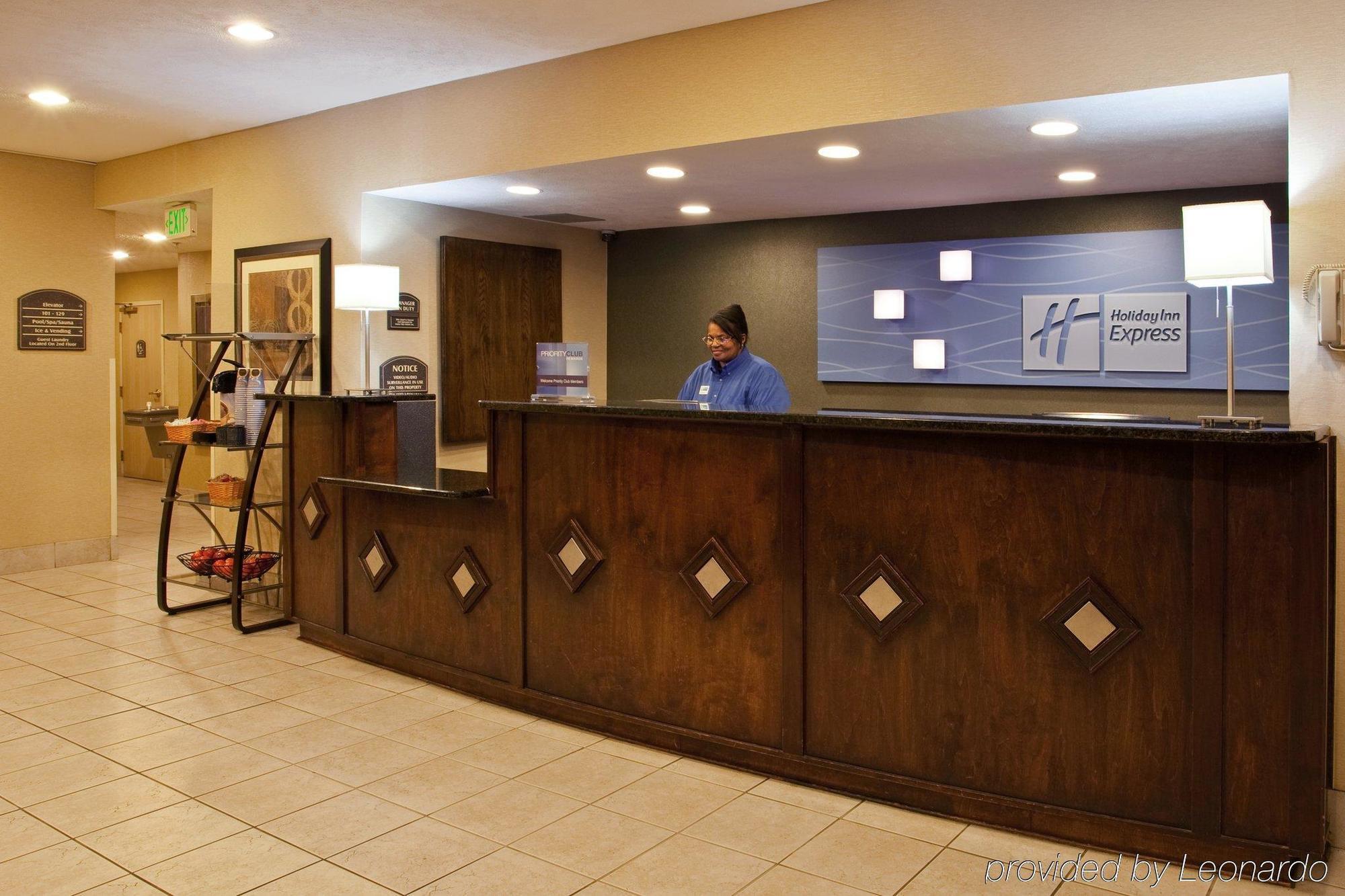 Quality Inn & Suites Oakwood Village - Cleveland South Kültér fotó